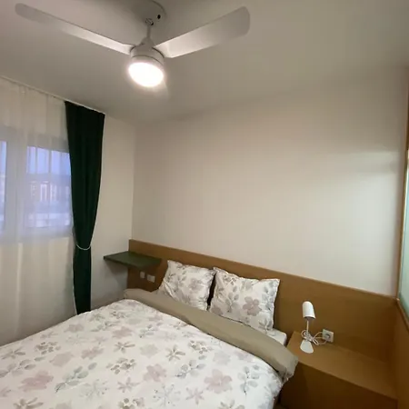 Cozy One Bedroom Апартаменты
